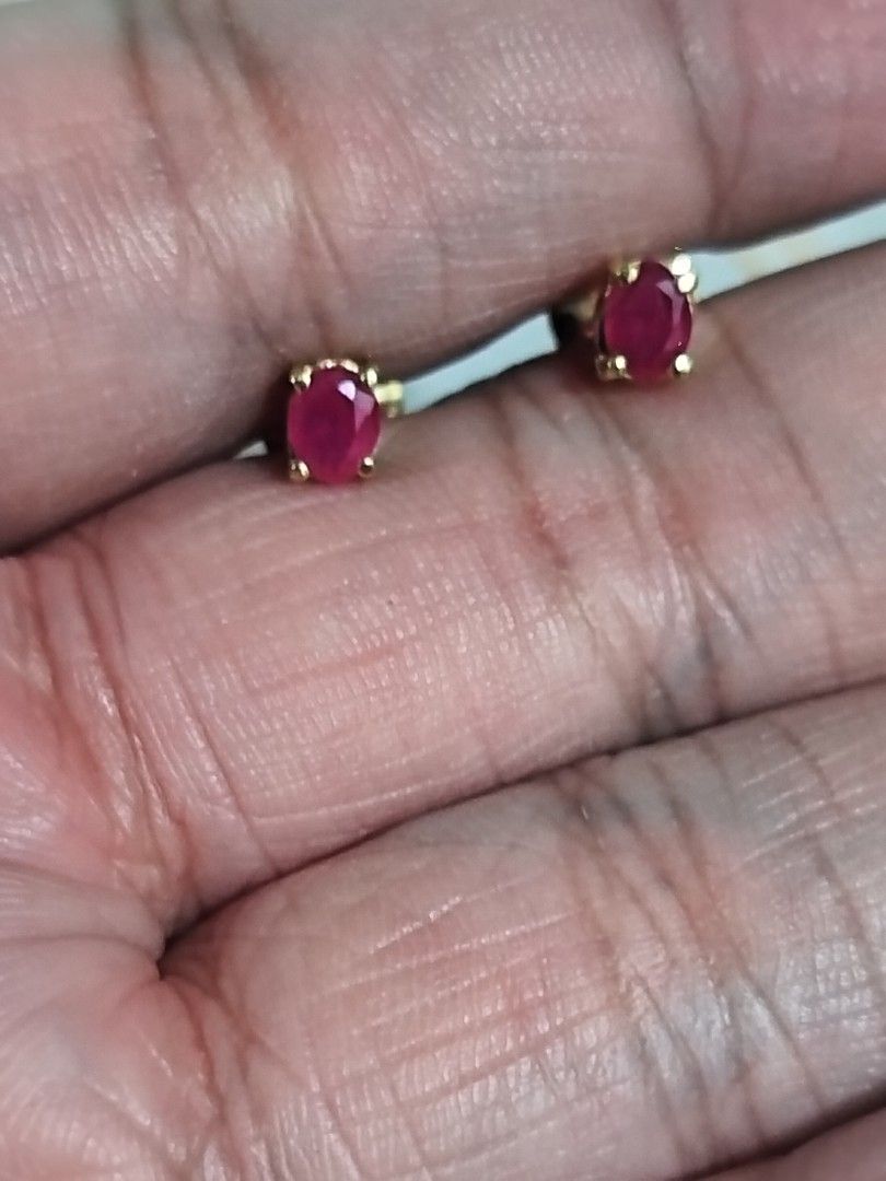 12k Gold Stud Earring with Ruby (Category: Earrings) located in Imus. Submitted by timelessfindph (Listing ID 1424660467, Image 1). Description: newly crafted 12k Gold stud earring with Ruby Natural Ruby around 0.5 ct each stone 1.7 grams de pakaw no markings but tested and appraised on Palawan Pawnshop per piece only.