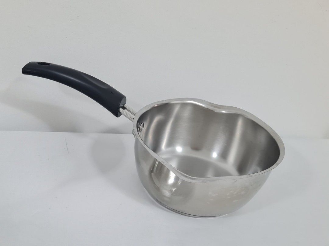 a gourmet 18/10 Stainless Steel Saucepan