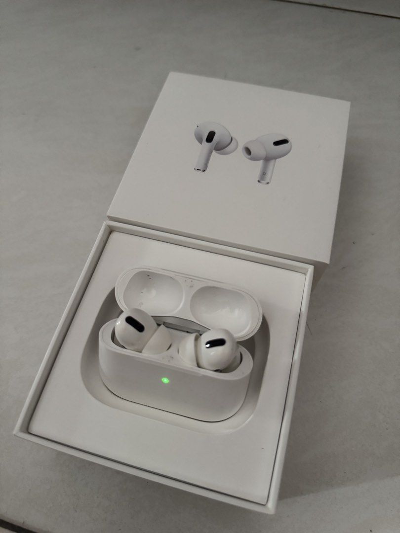 AirPods Pro with wireless charging case