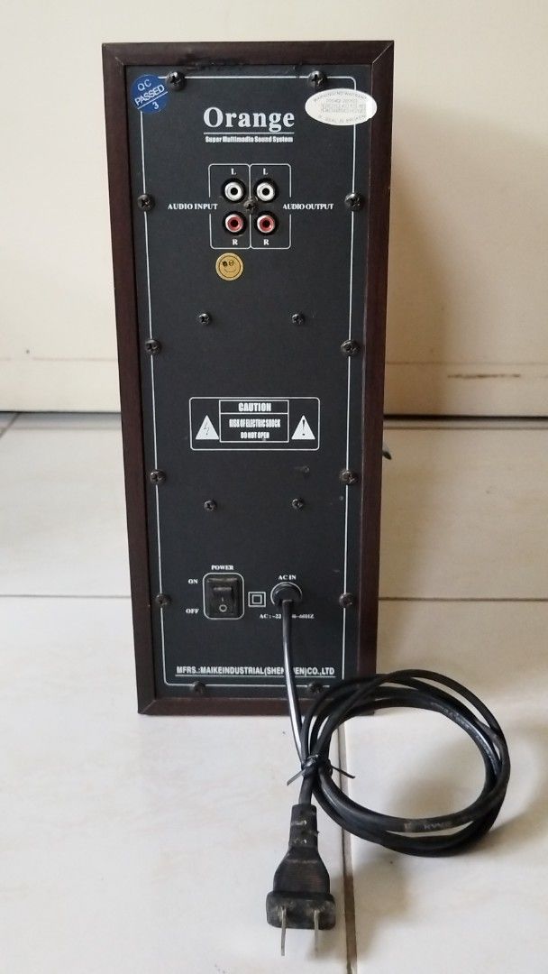 Amplifier with Speakers (Category: Soundbars, Speakers & Amplifiers) located in Iloilo. Submitted by pinspirewitha (Listing ID 1424529883, Image 3). Description: Subwoofer. With manual. .