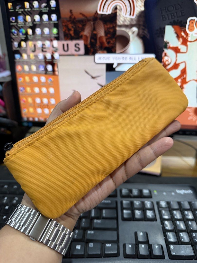 Anello Pencil Case (Category: Cases & Sleeves) located in Bacolod City. Submitted by charmvault (Listing ID 1424528400, Image 2). Description: 📌Anello Pencil Case in Mustard •Authentic •From Japan🇯🇵 •Like New | Need wash •Pass sa barat!!! 🏷️₱300 last price + SF Bacolod Based.