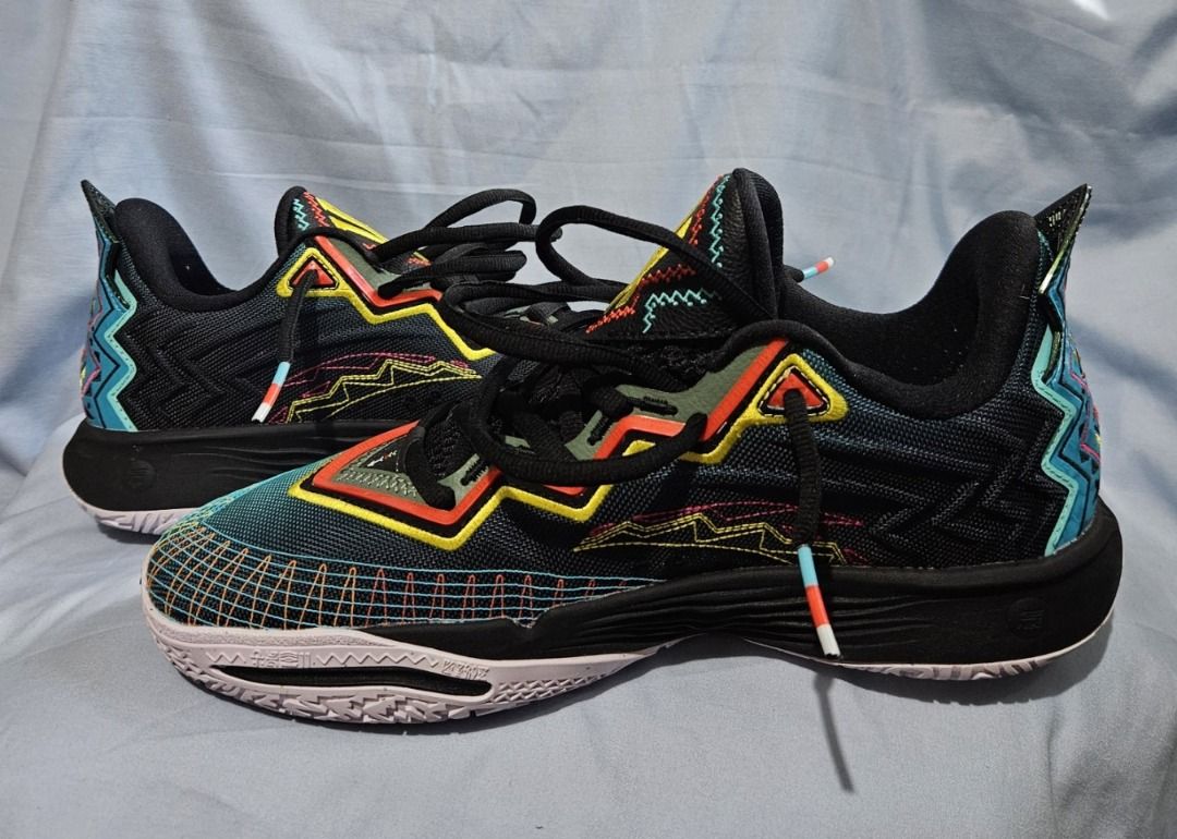 ANTA KAI 2 (Category: Casual Shoes) located in Marikina City. Submitted by queenbelle28 (Listing ID 1424544178, Image 3). Description: - ANTA basketball shoes - Color: Green, Black, and Blue - Unique patterned design - Size: US 10.5, EUR 44.5, CHN 275 - Designed for men - Includes original box .