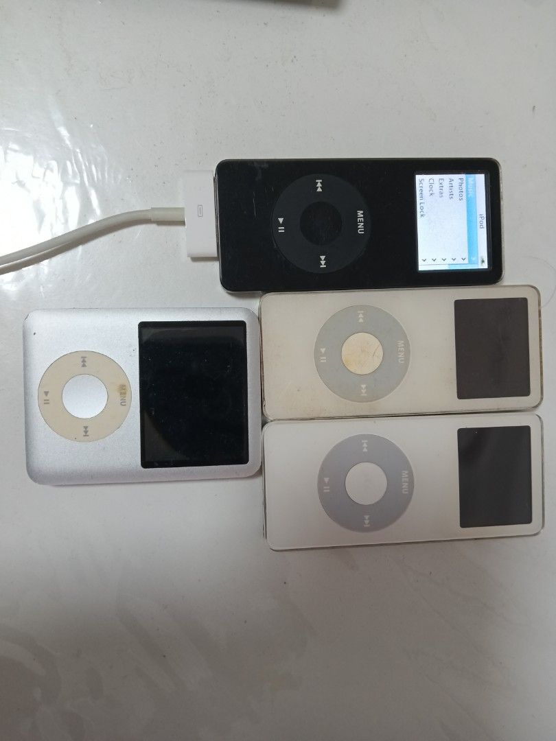 Apple iPod nano Classic (Read description)