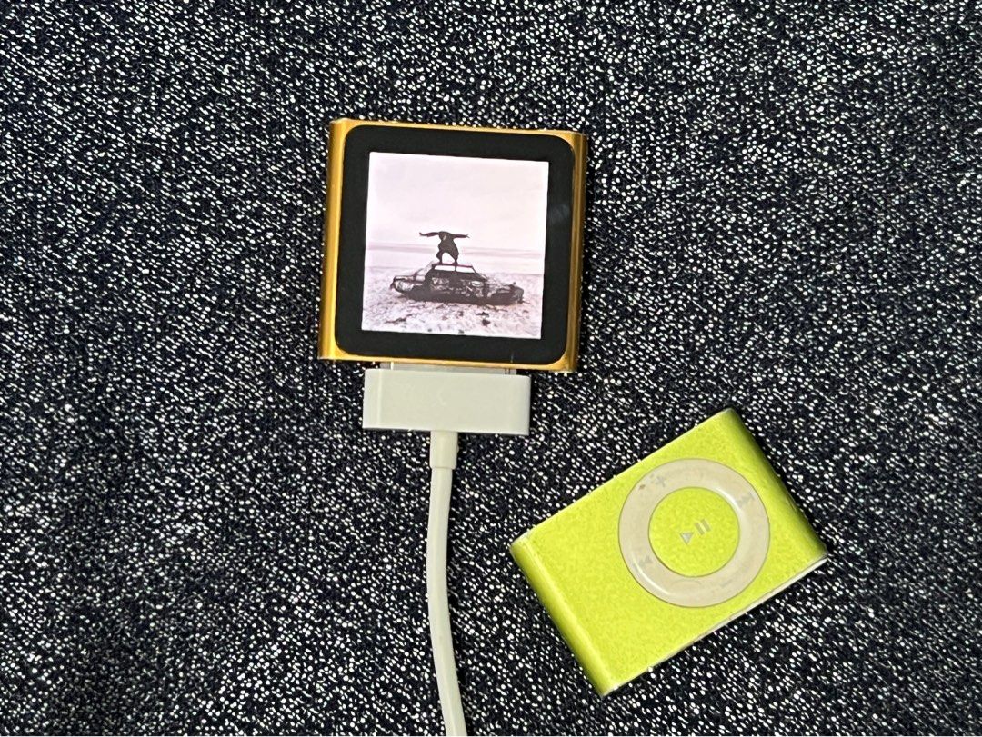 Apple iPod Nano Gold (Category: Portable Music Players) located in Subic. Submitted by collectorshaven111 (Listing ID 1424660314, Image 1). Description: Ipod nano gold (working when plugged, need battery replacement) + free untested ipod (neon green) *Cord not included* MOP: GCASH only MOD: J&T EXPRESS only WILL BE SHIPPED AFTER PAYMENT WILL BE SHIPPED AFTER PAYMENT WILL BE SHIPPED AFTER PAYMENT DM!.