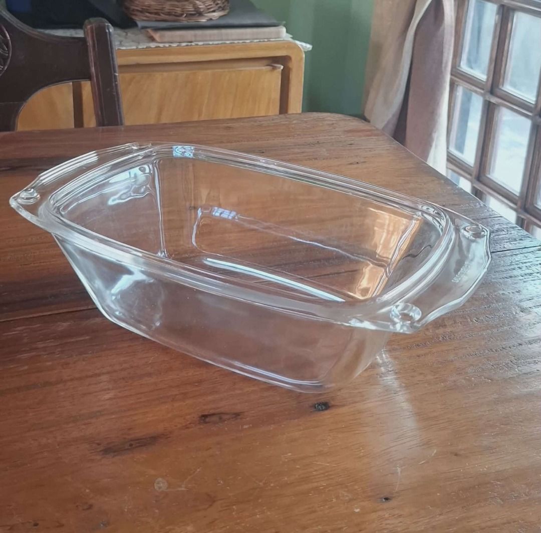 Arcuisine Rectangular Clear Baking Dish with handles (35 × 22 × 10cm) (Category: Bakeware) located in Quezon City. Submitted by m_decluttering_sale (Listing ID 1424601188, Image 1). Description: Arcuisine Rectangular Clear Glass Baking Dish with Handles – 35 x 22 x 10 cm (Preloved) 🥘 Authentic Arcuisine glass baking dish 🥘 Rectangular shape with built-in side handles 🥘 Made from durable heat-resistant glass 🥘 Ideal for lasagna, baked pasta, c