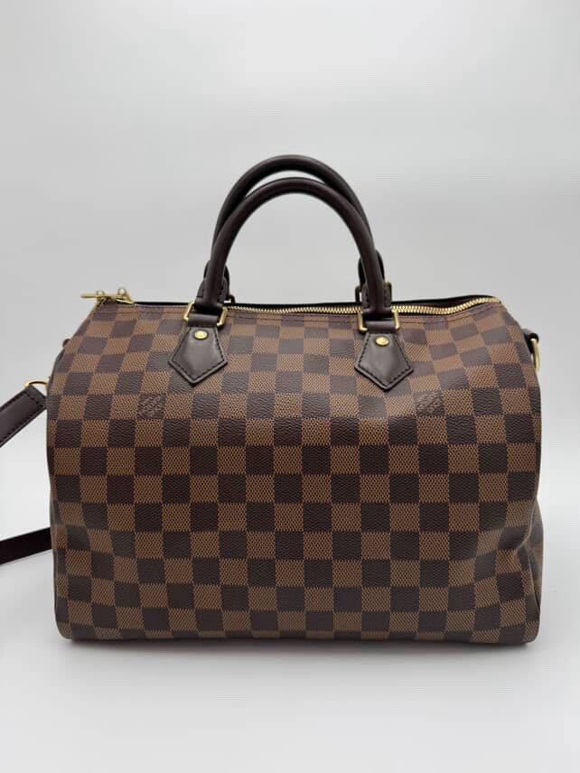 Authentic LV Speedy Bandouliere 30 (Category: Luxury Bags & Wallets) located in Bacoor. Submitted by momandkids (Listing ID 1424635037, Image 3). Description: Inclusion: dustbag and lock set.