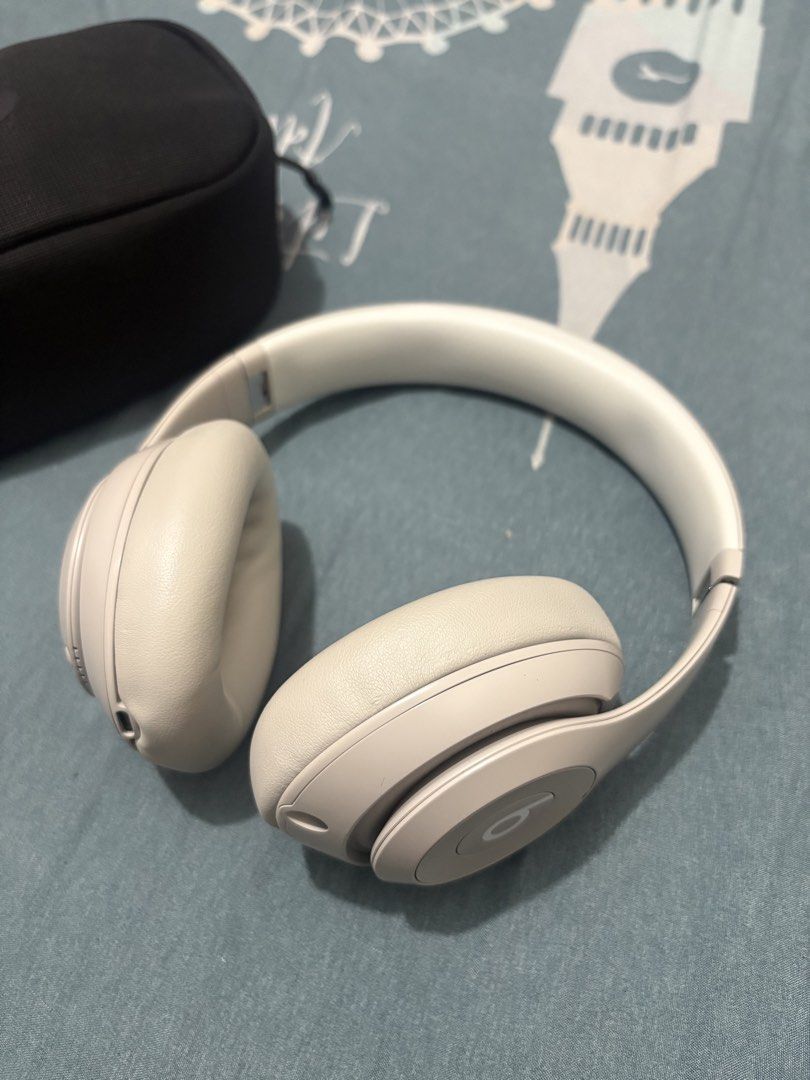 Beats Studio3 Wireless Headphones (Category: Headphones & Headsets) located in Manila. Submitted by prejolacj61226 (Listing ID 1424568156, Image 3). Description: FOR SALE: slightly used/Like New Beats Studio Pro Wireless Headphones Market price: 18,990 Selling Price: 10,000 Color: Sandstone Website: https://www.beatsbydre.com/headphones/studio-pro-wireless/MQTR3/sandstone FEATURES: V Wireless, Over-Ear Noise-Cancelling Headphones Active Noise Can