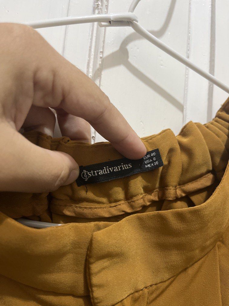 Celana kulot stradivarius ori (Kategori: Bawahan) berada di Depok. Dikirim oleh manwomankidstuff (ID iklan 1424697136, Gambar 3). Deskripsi: Bisa co oren No defect masih bagus banget jarang dipake.
