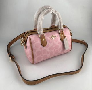 (Category: ) located in . Submitted by yhn_boutique (Listing ID 1424580110, Image 1). Description: .