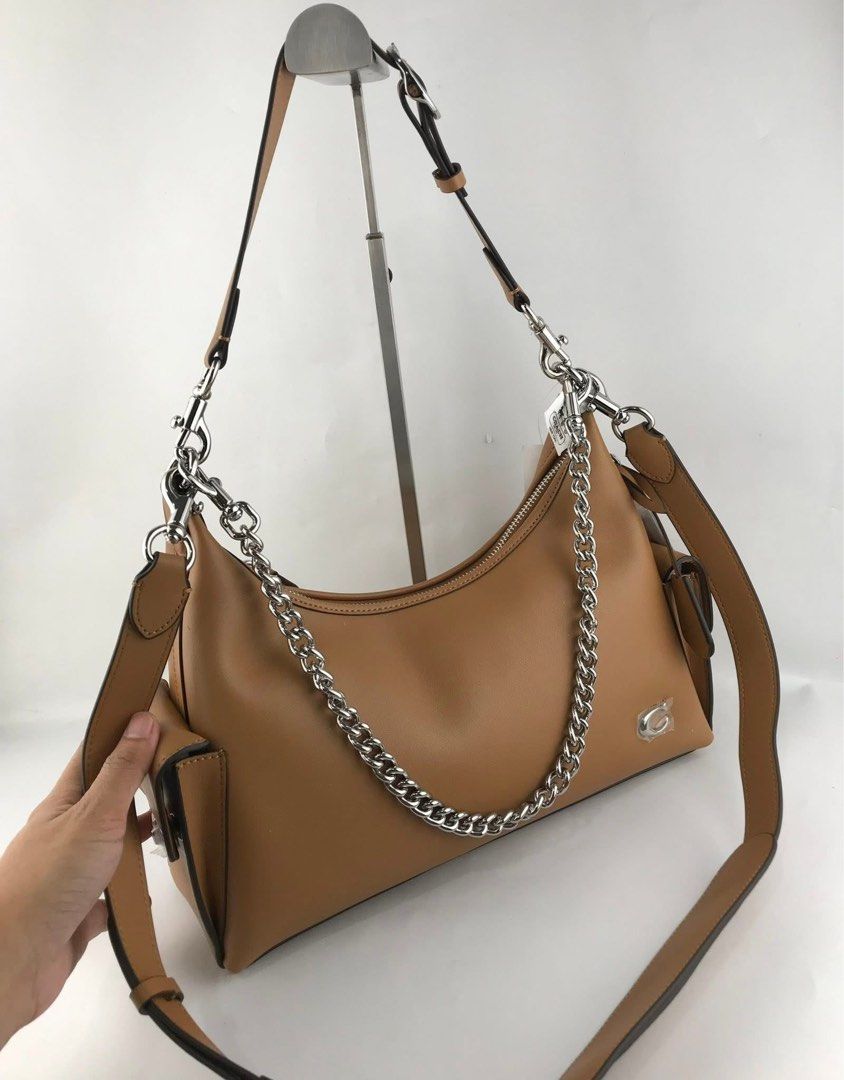 Coach Pocket Juliet Bag 30 (Category: Luxury Bags & Wallets) located in Manila. Submitted by lux.mith (Listing ID 1424693061, Image 1). Description: 👌BRAND NEW 🛵COD VIA LALAMOVE / SHIPPING NATIONWIDE 📦WITH PAPER BAG, DUST BAG & CARE CARD 💯LEGIT & TRUSTED ‼️LIMITED STOCKS OWNED BY @LUXMITH.
