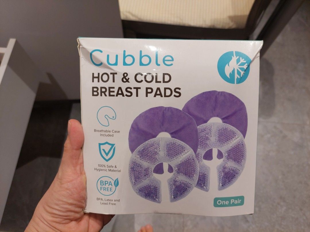 Cubble Hot & Cold Breast Pads - One Pair (Category: Breastfeeding & Bottle Feeding) located in Singapore. Submitted by alice_mushroomslover (Listing ID 1424610645, Image 1). Description: - Brand new Cubble Hot & Cold Breast Pads - Includes a breathable case - Made of 100% safe and hygienic material - BPA, latex, and lead-free - Ideal for new mothers seeking relief.