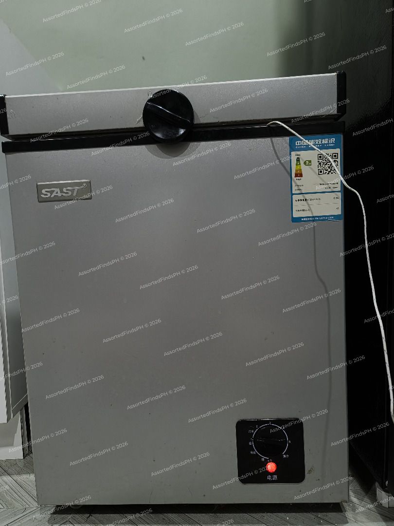 Defective SAST 55L Chest Freezer (READ DESCRIPTION) (Category: Refrigerators and Freezers) located in Quezon City. Submitted by assortedfindsph (Listing ID 1424673621, Image 1). Description: "Post will be marked as sold once sold." Please read the full description before inquiring. Questions already answered below will not be entertained. Selling SAST 55L Chest Freezer for 1,5k (Firm Price) Honest Issue: The freezer is no longer freezing properly