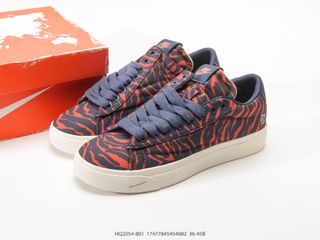 (Category: ) located in . Submitted by outlet_sneakers_shop (Listing ID 1424639750, Image 1). Description: .