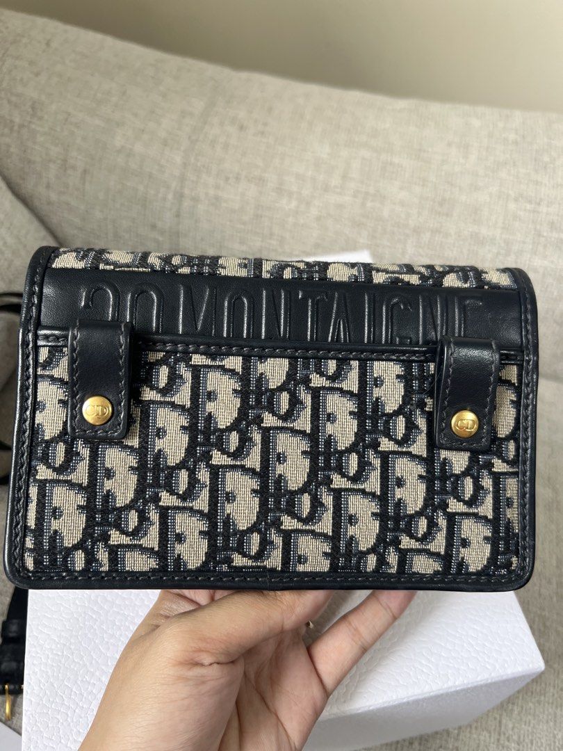 Dior Montaigne 20 2 in 1 pochette (Category: Luxury Bags & Wallets) located in Quezon City. Submitted by _cherryontop_ (Listing ID 1424640036, Image 3). Description: 9.3/10 box,dust bag, authentication srp is 130k+.