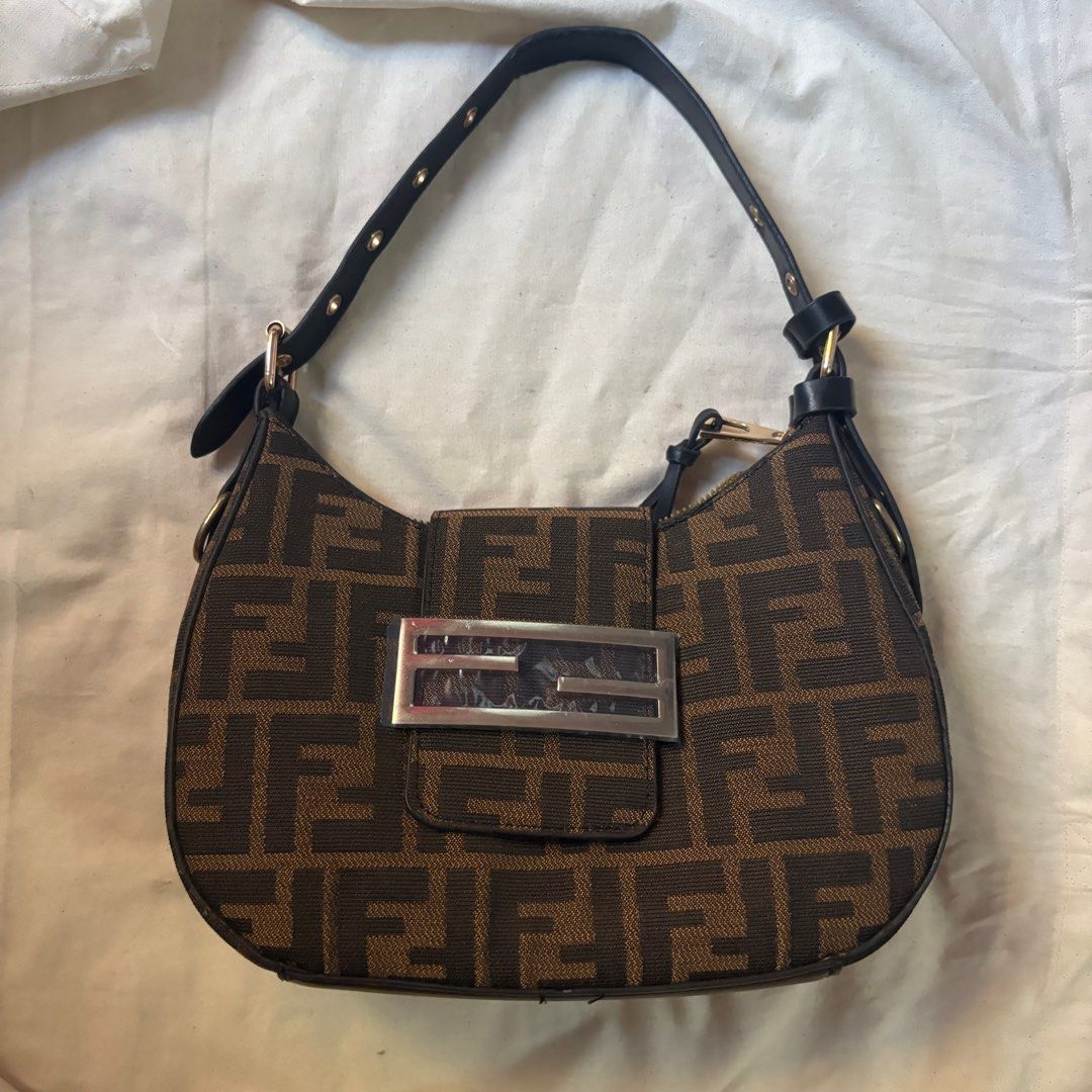 F3ndi baguette kili bag (Category: Luxury Bags & Wallets) located in Manila. Submitted by cheesec4k3z (Listing ID 1424587803, Image 1). Description: - cl4ss 4 - used once - loc: manila .