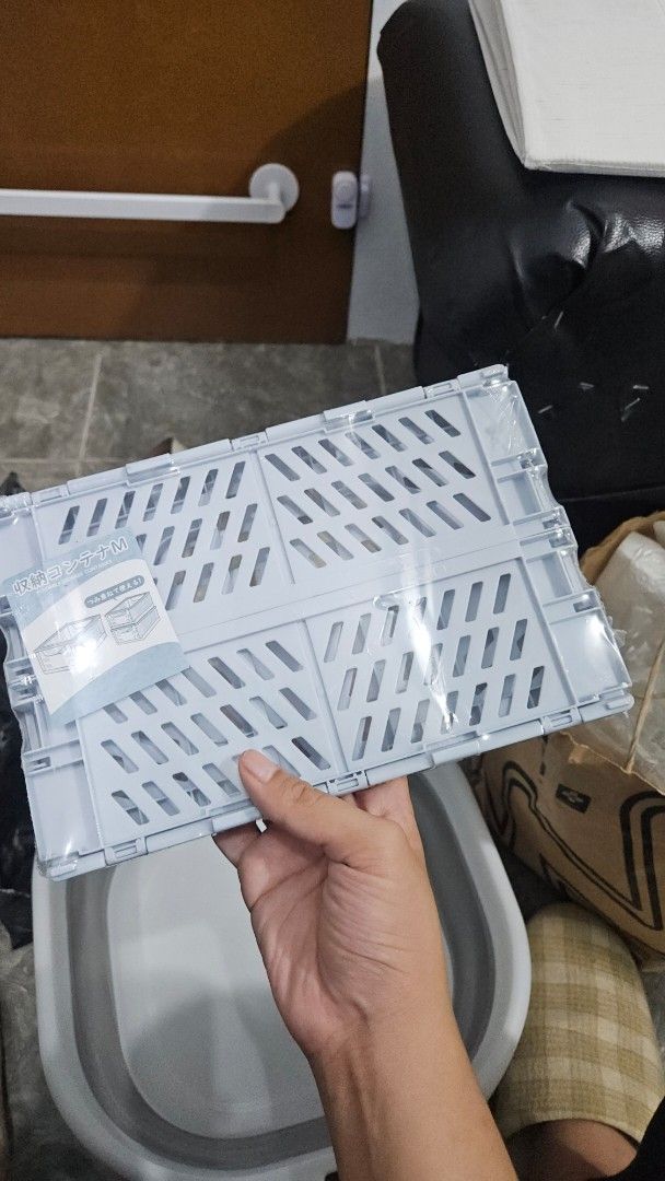 Folding Plastic Box, Desktop Organizer (Category: Storage Boxes & Baskets) located in Quezon City. Submitted by ohhlalawho (Listing ID 1424670731, Image 3). Description: Got it from sh*pee for P202. Selling it slightly lower. Slightly negotiable. RFS: too small for my needs Can give discount if you buy 2 or more items..
