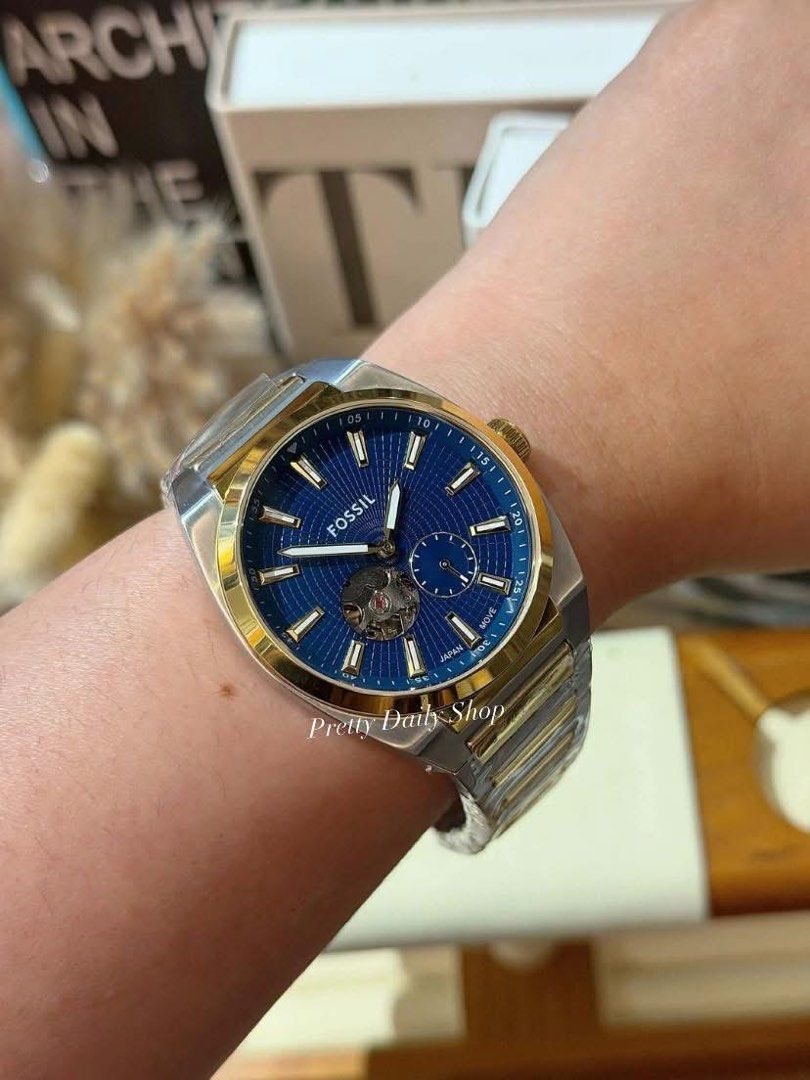 Fossil automatic watch (Category: Men's Watches) located in Manila. Submitted by jpsalarson95363 (Listing ID 1424625187, Image 3). Description: Original and brand new Complete inclusion Loc. Tandang Sora Qc. .