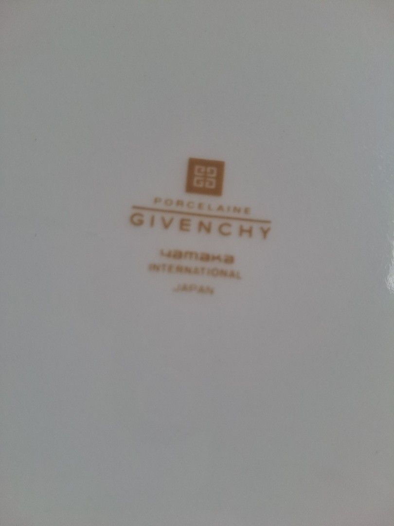 Givenchy Plate (Category: Other Kitchenware & Tableware) located in Manila. Submitted by youngcloud_b1fffa (Listing ID 1424591341, Image 3). Description: Japan Surplus Items "R&B Mix Japan Surplus Items".