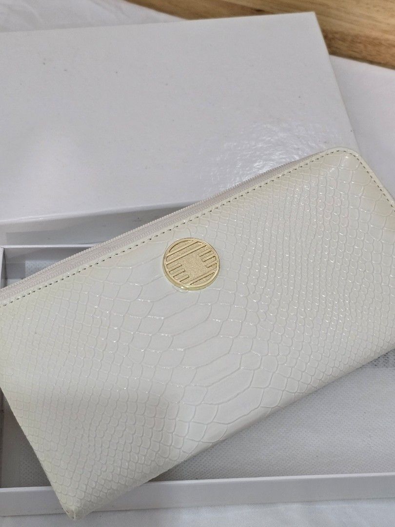 Good Fortune Snake Long Wallet 24 Card Slots (Category: Wallets & Card holders) located in Cavite. Submitted by everythingjapan (Listing ID 1424674060, Image 3). Description: new fortune 9 star snake wallet may show signs of storage but guaranteed unused 24 card slots bill compartments open pocket dimensions: 8 x 4 inches.