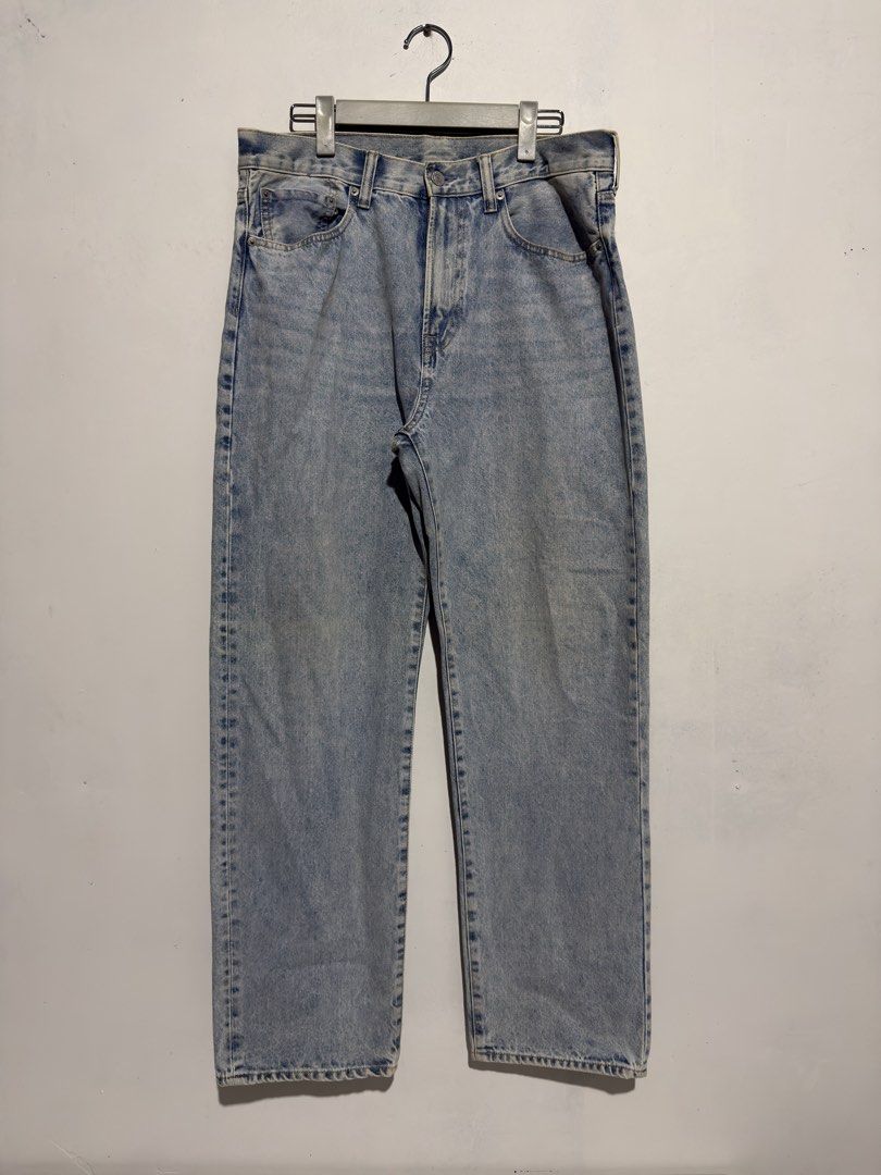 GU Light Wash Jeans (Category: Jeans) located in Bulacan. Submitted by streethrifter (Listing ID 1424548533, Image 1). Description: GU Light Wash Jeans 📏 Size Waist 32 Length 41 inches Leg opening 8 inches 🧸 Condition Signs of normal usage No issues, no holes Overall good condition 🎨 Color White light wash denim with natural fade ✨ Features • Clean light wash look • Easy to style • Slim leg opening 💡 Suggested Uses Perfect for casual streetwe