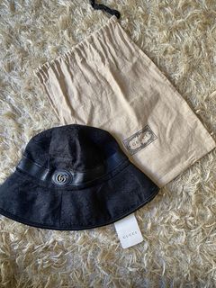 (Category: ) located in . Submitted by avathriftedcloset (Listing ID 1424601415, Image 1). Description: .