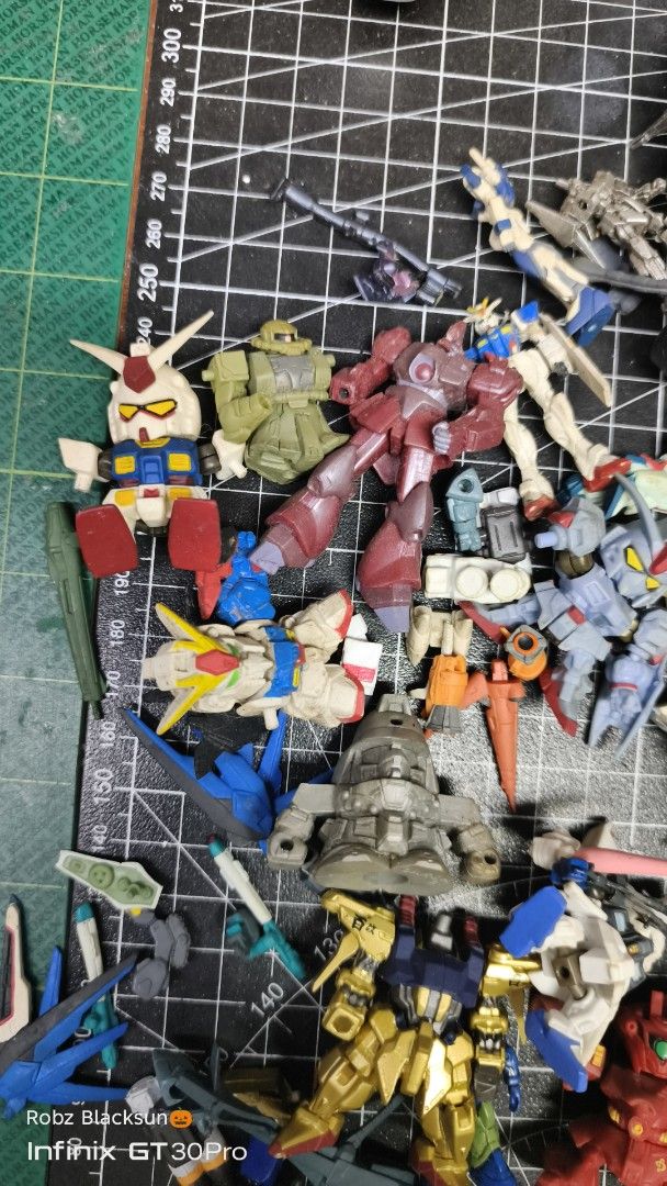 Gundam mini scrap (Category: Gundam & Model Kits) located in Tanza. Submitted by robzblacksun (Listing ID 1424581608, Image 2). Description: Gundam scrap set as is condition.