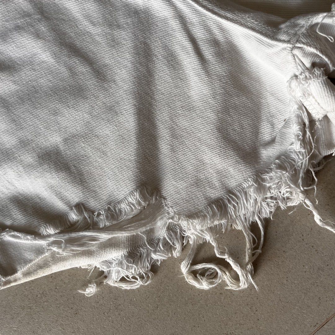 Highwaisted Distressed White Denim Shorts (Category: Shorts) located in Santa Rosa. Submitted by blancrealm (Listing ID 1424669685, Image 3). Description: - Highwaisted white denim shorts - Brand: Monica's Secret - Size: L - Distressed hem design.
