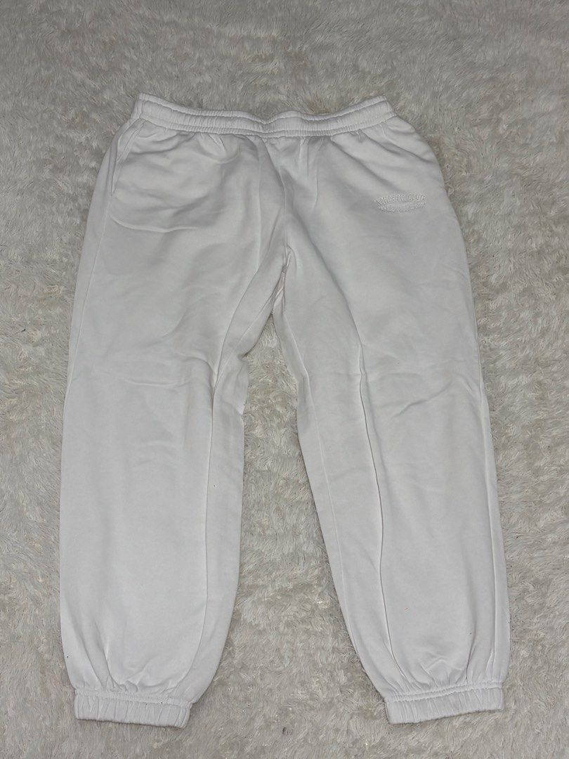 H&M Athletic Club Sweatpants (Category: Other Bottoms) located in Valenzuela. Submitted by cl_dnlla (Listing ID 1424664102, Image 1). Description: White Jogging Pants side pockets adjustable XS-M .