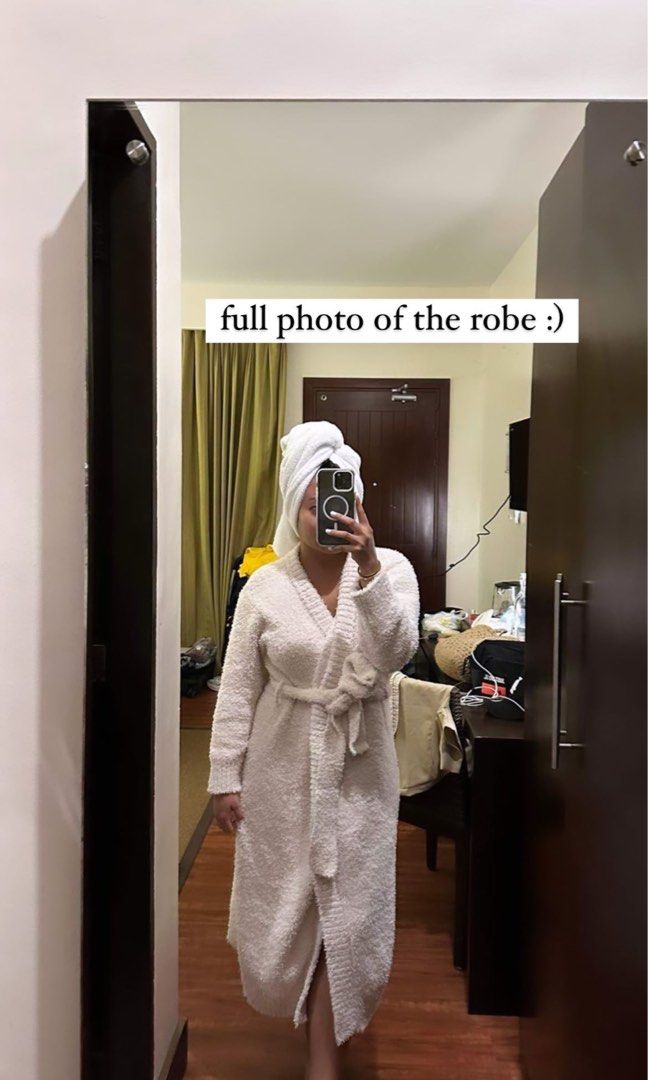 H&M Bathrobe - Cream or Brown (Category: Bath) located in Cebu City. Submitted by roseyyshop (Listing ID 1424685422, Image 3). Description: UPDATE: CREAM SOLD ‼️ H&M Bath Robe Fits until M! In excellent condition, barely used! Bought these in store for ₱2K+ each. Selling low for ₱800 each! Both are for sale :) .