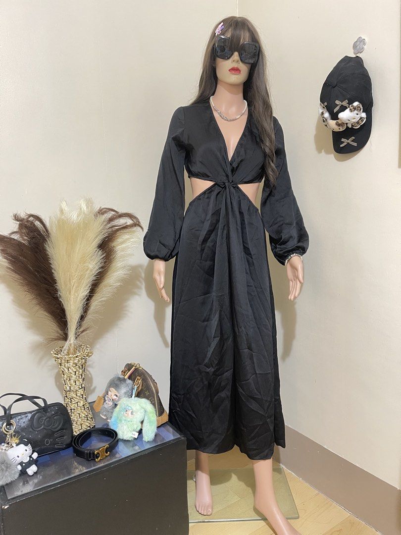 H&M Black Long Dress (Category: Dresses) located in San Pedro. Submitted by appleorange1982 (Listing ID 1424545171, Image 1). Description: .