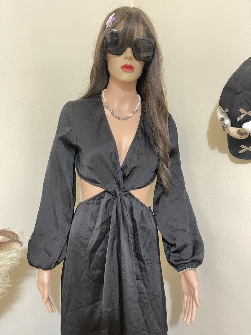 H&M Black Long Dress (Category: Dresses) located in San Pedro. Submitted by appleorange1982 (Listing ID 1424545171, Image 2). Description: .