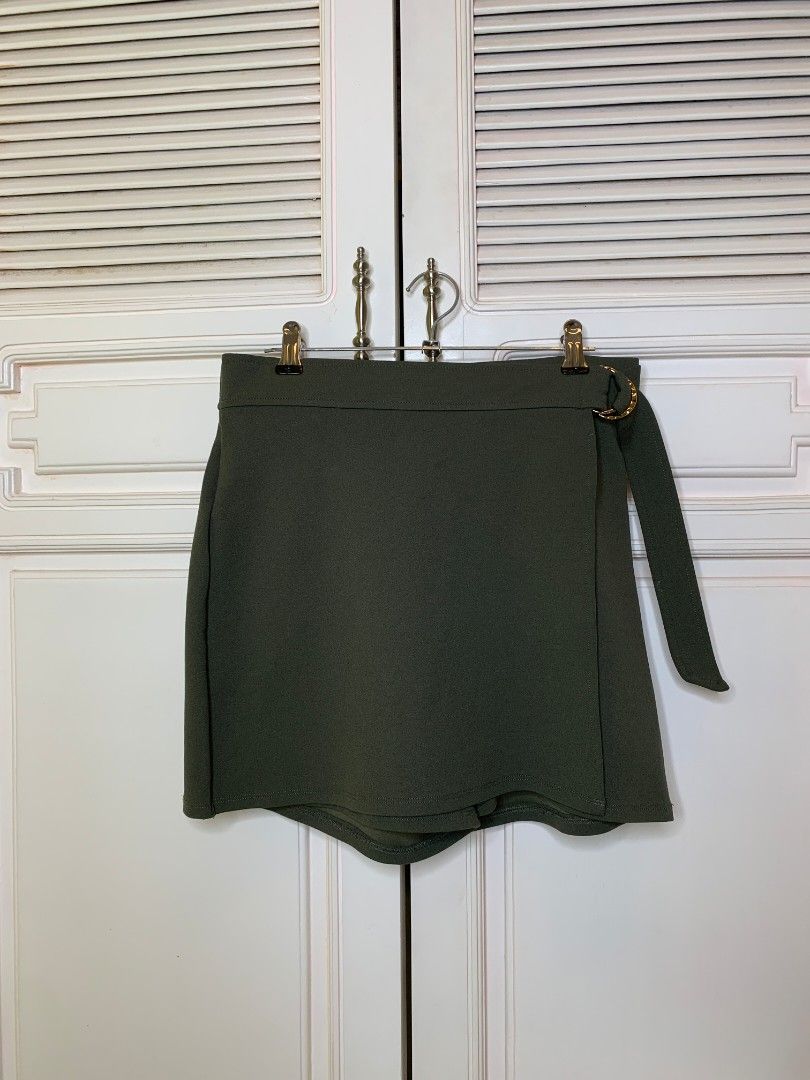 H&M Wrap Skort - Olive/Dark/Army Green (Category: Skirts) located in Manila. Submitted by spacetobreathe (Listing ID 1424570251, Image 3). Description: .