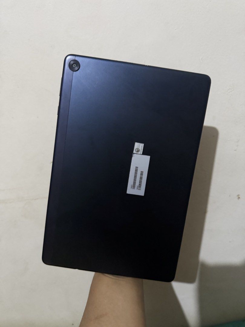 Huawei MatePad T10 (Category: Huawei) located in Las Pinas. Submitted by 02crisella77717 (Listing ID 1424596236, Image 2). Description: 📱 FOR SALE: Huawei MatePad T10 💙 Color: Deepsea Blue 💰 Price: ₱6,000 📍 Location: Las Piñas City 💻 Display: 9.7-inch IPS touchscreen (1280 × 800 resolution) ⚙️ Processor: Kirin 710A Octa-core (4×2.0 GHz + 4×1.7 GHz) 🧠 Memory: 2GB / 4GB RAM | 32GB / 64GB storage (expandable up to 512GB via microSD) 📸 Camera: