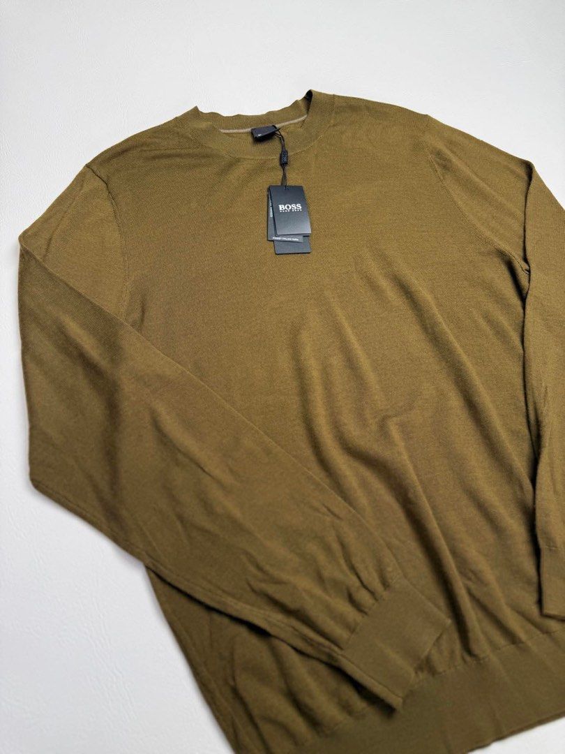 HUGO BOSS PACAS MEN’S CREW NECK (Category: Activewear) located in Guagua. Submitted by sweetboyy (Listing ID 1424600446, Image 3). Description: HUGO BOSS PACAS MEN’S CREW NECK EXCELLENT CONDITION / NO ISSUE SIZE LARGE ON TAG / DIMES L29 W23.