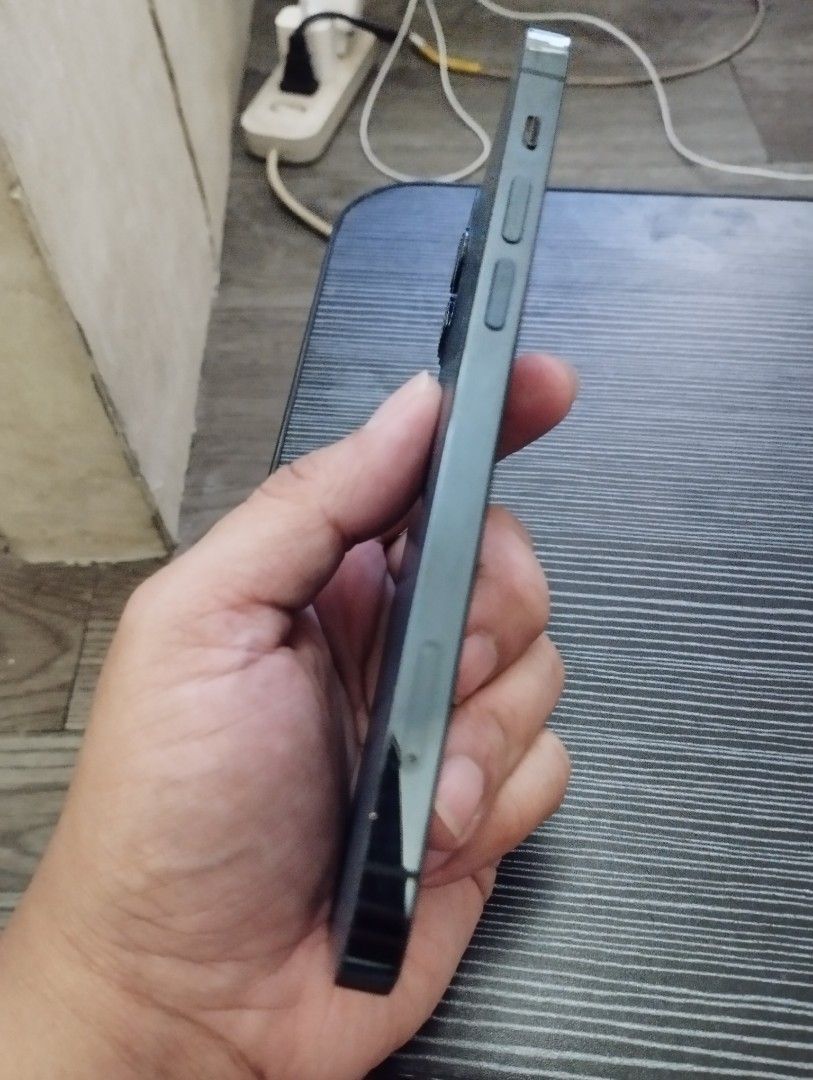 iPhone 12 Pro 128gb (Category: iPhone 12 Series) located in Valenzuela. Submitted by u174956 (Listing ID 1424579575, Image 2). Description: No issues Brand new battery slightly negotiable RFS: No longer using. Upgraded a phone..