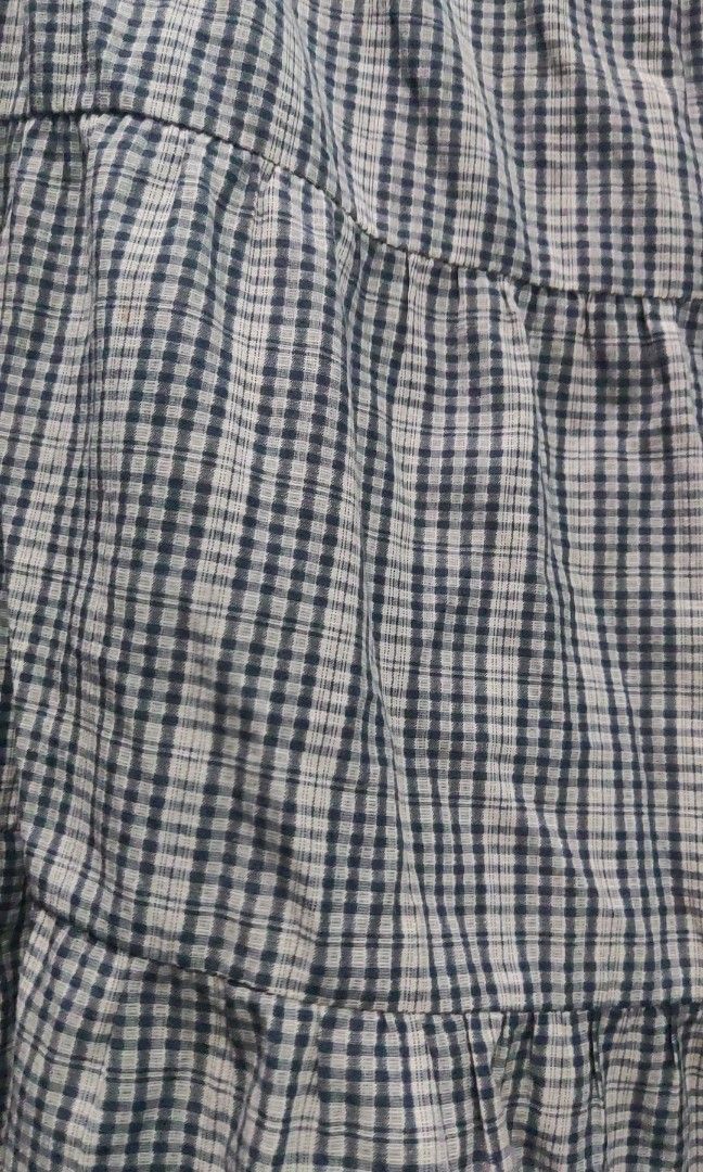 LAYERED CHECKERED SKIRT (Category: Skirts) located in Quezon City. Submitted by thiftthiftlang (Listing ID 1424631622, Image 2). Description: Layered Checkered Skirt Medida Size: Waist: 26-34 inch Length: 29.5 inch MOP: Gcash MOD: JnT/Lalamove Sf is shouldered by buyer.