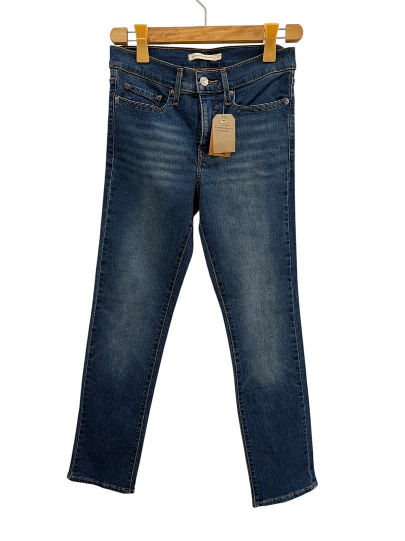 Levi's 314 Shaping Straight Jeans - Size 27 (Category: Jeans) located in Bacolod City. Submitted by BellaCo (Listing ID 1424546553, Image 1). Description: - Levi's 314 Shaping Straight Jeans - Size: 27 - Color: Classic Blue Wash - Style: Straight Leg - Features: Button closure, five-pocket design - Condition: Unworn, with original tags attached.