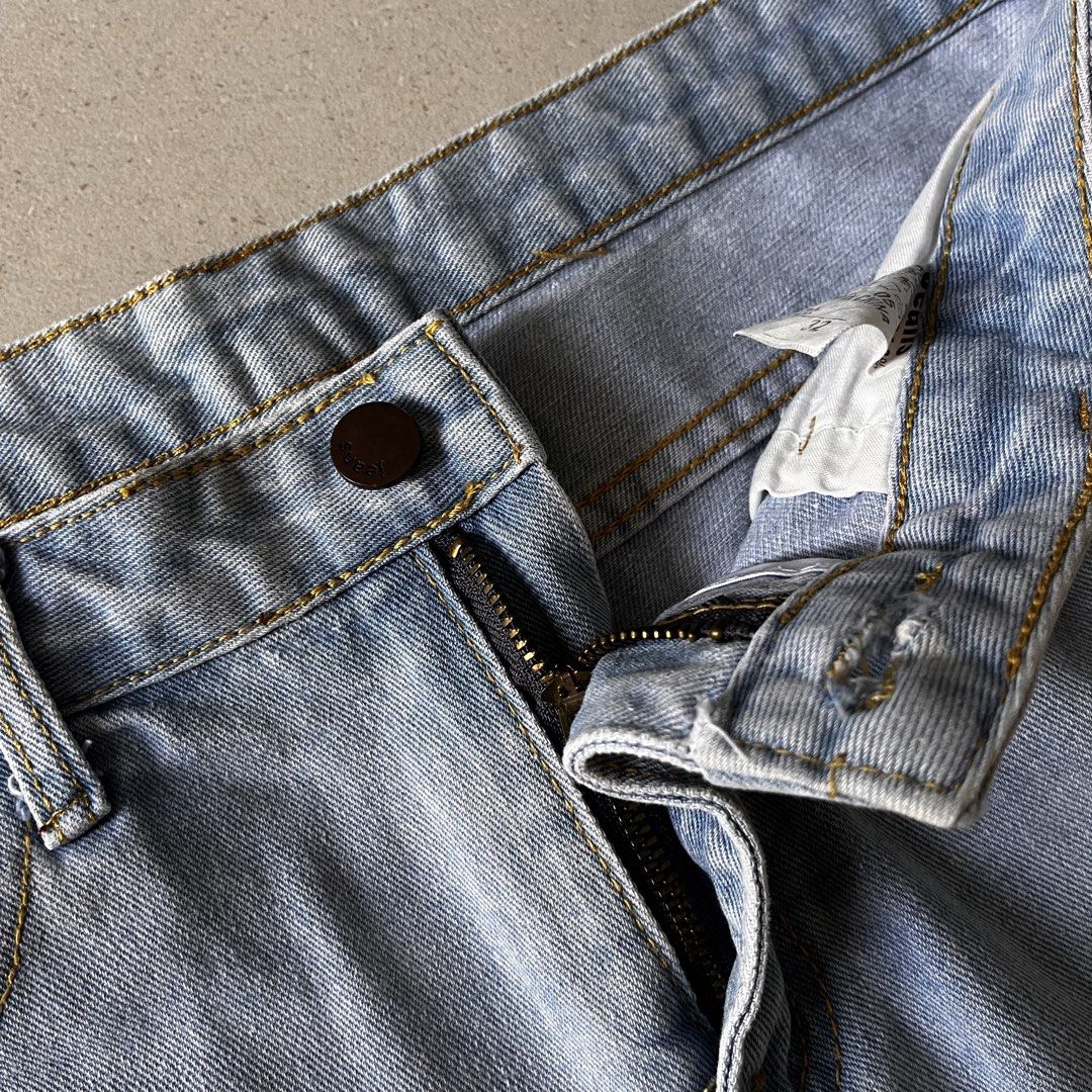 Light Wash Highwaisted Denim Shorts (Category: Shorts) located in Santa Rosa. Submitted by blancrealm (Listing ID 1424669915, Image 3). Description: - Light wash highwaisted denim shorts - Size: L - Condition: Good - Features a versatile light wash - Rolled-up hem design.