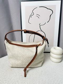 (Category: ) located in . Submitted by jscollectionbags (Listing ID 1424559253, Image 1). Description: .