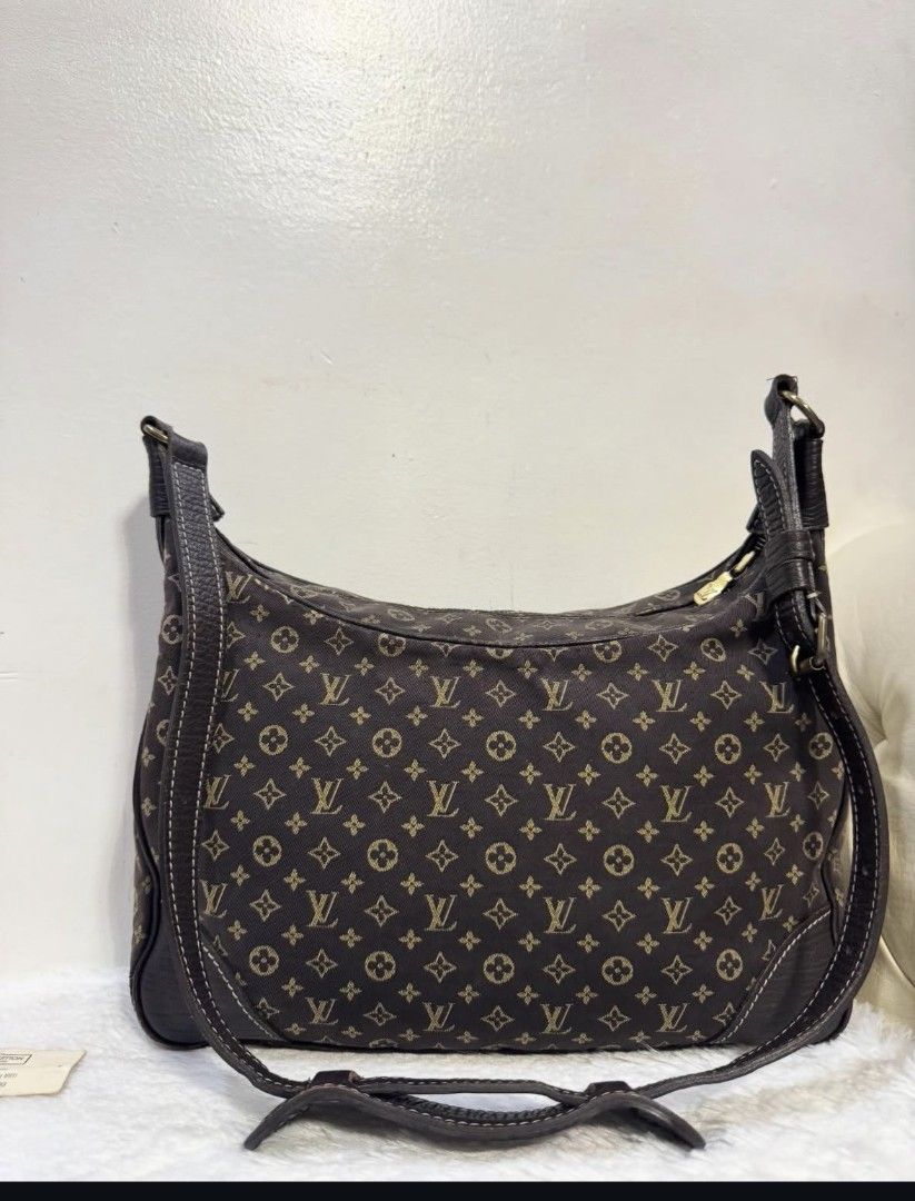 Louis Vuitton Monogram Minilin Boulogne (Category: Luxury Bags & Wallets) located in Manila. Submitted by rangya (Listing ID 1424550858, Image 1). Description: This Louis Vuitton bag is the Monogram Mini Lin Boulogne Shoulder Bag, a style crafted from cotton and linen blend canvas featuring leather trim and polished hardware. jeo.