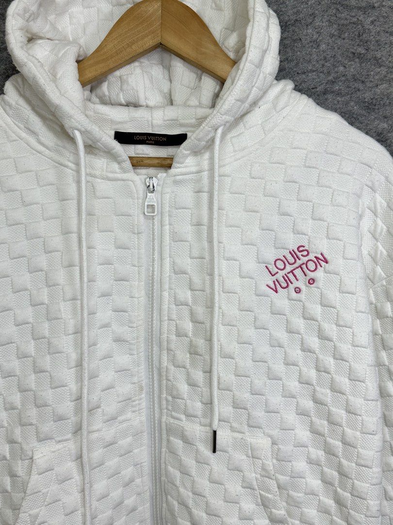 Louis Vuitton White Checkered Hoodie (Category: Luxury Apparel) located in Daet. Submitted by kevsquintela (Listing ID 1424579792, Image 3). Description: .