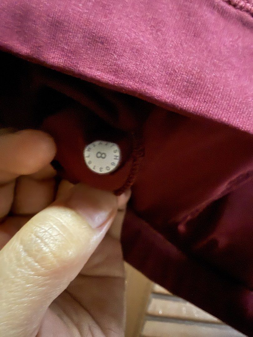 Lululemon Sports Bra Size 8 (Category: Activewear) located in Paranaque City. Submitted by chibbyscloset (Listing ID 1424526755, Image 3). Description: - Lululemon Burgundy Sports Bra - Size 8 - Racerback design - Scoop neckline - Supportive fit - Comfortable and durable fabric - Perfect for workouts or everyday wear Rfs - decluttering Shipping c/o buyer Payment by gcash or bank transfer.