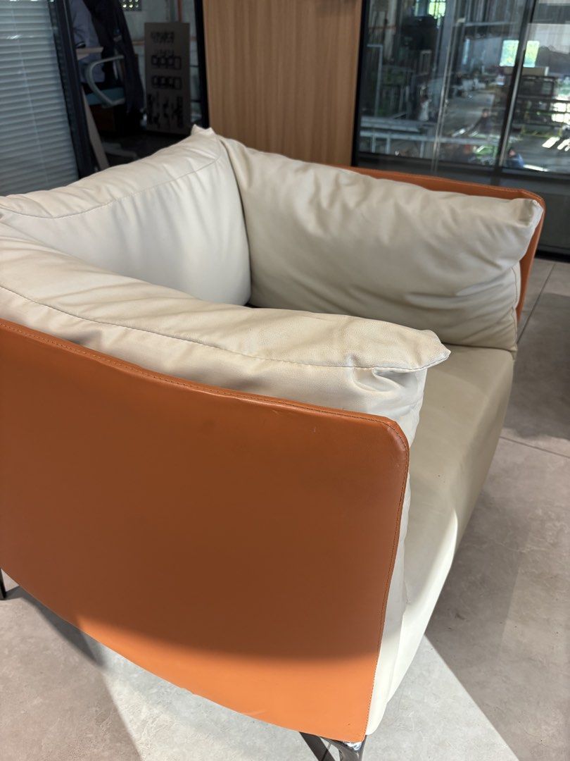 Modern Leather Sofa Set (Category: Sofas) located in Calamba. Submitted by kate_25 (Listing ID 1424631224, Image 3). Description: Hi! Selling my sofa set leather super comfy upuan pwede sa kids hindi mahirap linisin 🥰❤️ very aesthetic sofa and comfy super ganda ng detail nito🥰 very high quality german quality leather at maganda yung stand hindi nag tuturnish 💯💯 Size : 75X185.3 (4seater) 74X85 (2 single couch) Pm for more info/details ☺️.