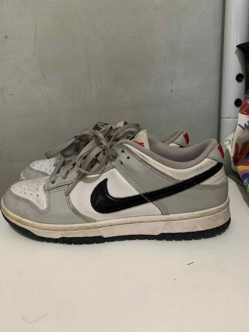 NIKE DUNK LOW LIGHT IRON (Category: Sneakers) located in Quezon City. Submitted by nikishanicolas (Listing ID 1424575677, Image 2). Description: - FOR SALE Nike Dunk Low Light Iron Ore – Women’s Size: 8 Colorway: Grey, white, and black Condition: USED, just NEEDS A DEEP CLEAN 👍 * Stylish & versatile design * Crease (easy fix) * Faded insole logo – not visible when worn CAN BE USED BY MEN Reason for Selling: Not using it anymore .