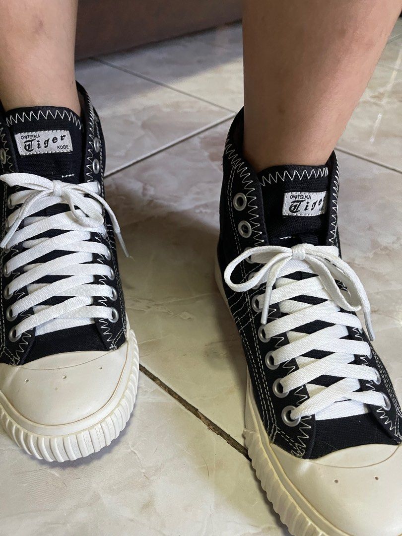 Onitsuka Tiger Kobe High-Top Sneakers (Category: Sneakers) located in San Mateo. Submitted by domski23 (Listing ID 1424598702, Image 2). Description: - Onitsuka Tiger high-top sneakers - Black colorway - White laces and stitching - Brand logo detail - Off-white sole 23cm insole My son preloved.