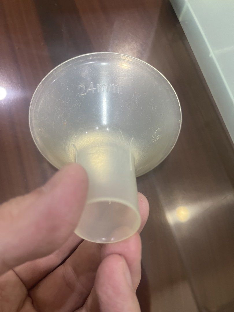 Preloved medela avent feeding bottle (Category: Breastfeeding & Bottle Feeding) located in Pasay City. Submitted by j_wolf (Listing ID 1424652057, Image 2). Description: Preloved medela avent feeding bottle 200 per piece.
