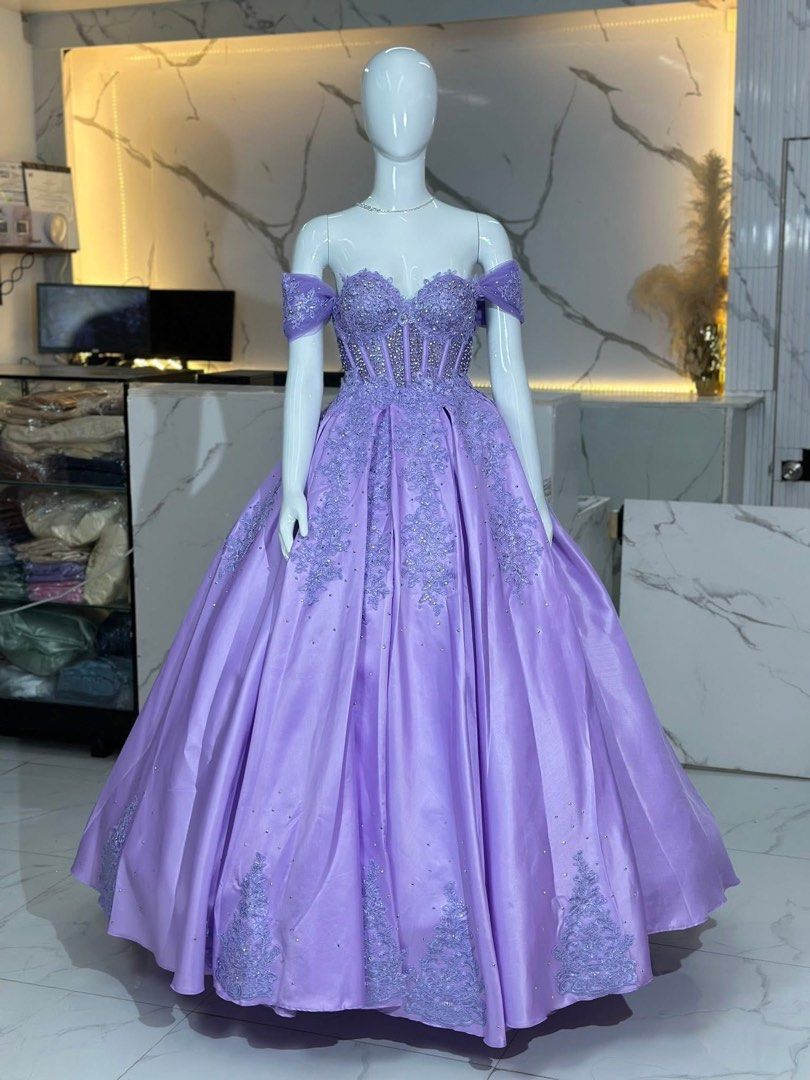 PURPLE GOWN ELEGANT FANCY OFFSHOULDER (Category: Evening dresses & gowns) located in Manila. Submitted by ragssurplus (Listing ID 1424649509, Image 1). Description: FOR R3NT FREE SIZE 📍MANILA/MANDALUYONG 2 day rent The delivery fee is not included in the rental fee 🙂 Security deposit: P500 (refundable once item is returned with no stains and flaws) Open for meet up if nearby. SF shouldered by renter. Can do same day delivery..