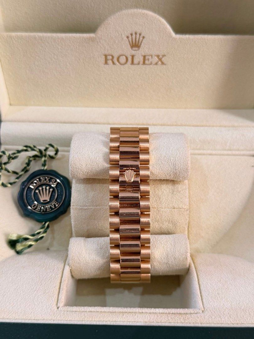 Rolex Day-Date Yellow Gold Diamond Dial (Category: Luxury Watches) located in Imus. Submitted by juantosell777 (Listing ID 1424579943, Image 2). Description: I have a piece that might interest you. Rolex Day-date President Ref 118238 2011 18K solid gold 21 links Watch and box ₱1,550,000 only Lowest in the market!.