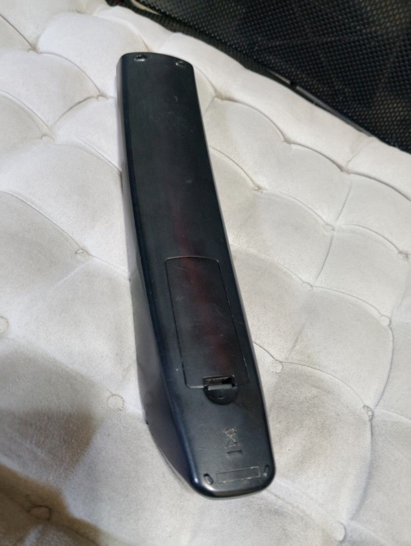 samsung lcd tv remote (Category: TV) located in Manila. Submitted by boyhet.thrift15 (Listing ID 1424559617, Image 2). Description: samsung tv remote (BN58-00863A) gud condition selling 350.