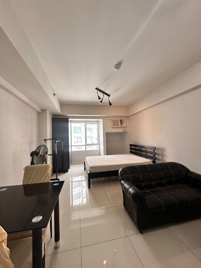 RUSH SALE Studio (35 sqm) | Senta by Alveo, Legazpi Village (Below Market & Zonal) (Category: Apartments & Condos) located in Makati City. Submitted by joahnnakwok (Listing ID 1424560281, Image 2). Description: RUSH SALE Senta by Alveo 22nd floor Facing amenities 35 square meters P6.9M CLEAN TITLE RFO For viewing, site visit and inquiries: Please contact Ms. Joahnna Kwok Licensed Real Estate Broker PRC REBL 35716 63.947.89.36.87.5 Rush sale studi